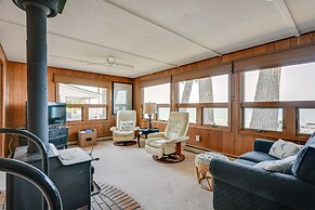 Vibrant Waterfront Vacation Rental on Lake Huron!