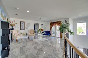 Albuquerque Home w/ Balcony ~ 7 Mi to Rio Grande!