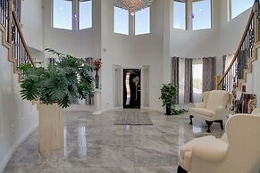 Albuquerque Home w/ Balcony ~ 7 Mi to Rio Grande!