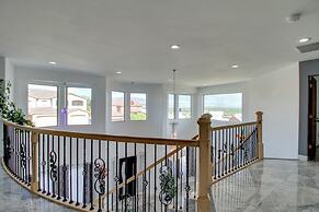 Albuquerque Home w/ Balcony ~ 7 Mi to Rio Grande!