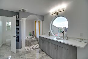 Albuquerque Home w/ Balcony ~ 7 Mi to Rio Grande!