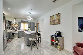 Albuquerque Home w/ Balcony ~ 7 Mi to Rio Grande!