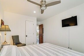 Albuquerque Home w/ Balcony ~ 7 Mi to Rio Grande!