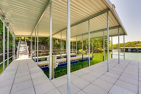 Table Rock Lake Vacation Rental With Swim Dock!
