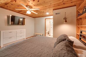 Table Rock Lake Vacation Rental With Swim Dock!