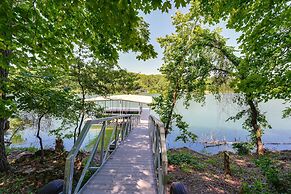 Table Rock Lake Vacation Rental With Swim Dock!