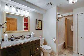 Hot Tub & Deck: Family-friendly Frisco Townhome!