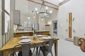 Cozy Winter Park Condo: Bike, Ski, & Hike!