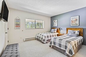 Cozy Winter Park Condo: Bike, Ski, & Hike!