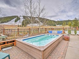 Walk to Ski Lift + Hot Tub: Copper Mountain Condo