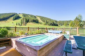 Walk to Ski Lift + Hot Tub: Copper Mountain Condo