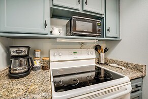 Walk to Ski Lift + Hot Tub: Copper Mountain Condo