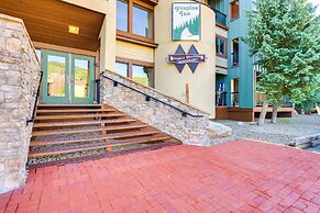 Walk to Ski Lift + Hot Tub: Copper Mountain Condo