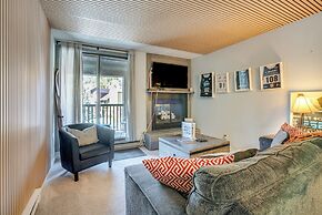 Walk to Ski Lift + Hot Tub: Copper Mountain Condo