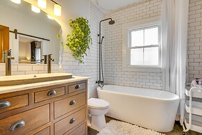 Charming Louisville Retreat w/ Patio & Fireplace!