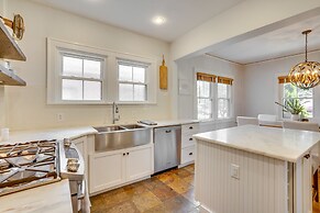 Charming Louisville Retreat w/ Patio & Fireplace!