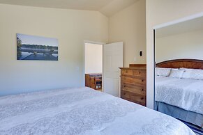 Comfy Oakhurst Duplex Near Hiking & Sightseeing!