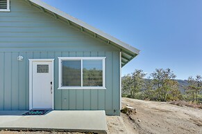 Comfy Oakhurst Duplex Near Hiking & Sightseeing!