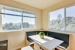 Comfy Oakhurst Duplex Near Hiking & Sightseeing!
