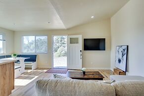 Comfy Oakhurst Duplex Near Hiking & Sightseeing!