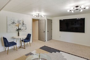 Updated Tacoma Home w/ Fire Pit!