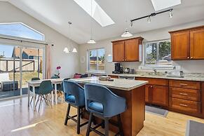 Cheery Tacoma Vacation Rental: 7 Mi to Owen Beach!