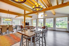 Stunning Ouray Escape w/ Panoramic Mountain Views!