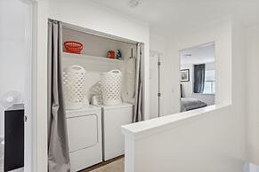 Charming Tacoma Retreat w/ Patio & 2 Fireplaces!