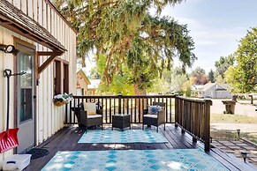 Charming Craig Cottage w/ Stunning Deck!