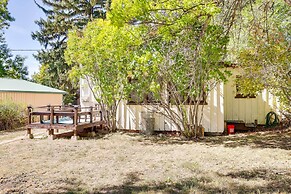 Cottage w/ Furnished Deck: 1 Mi to Dtwn Craig!