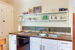 Cozy Louisville Vacation Rental 2 Mi to Downtown!