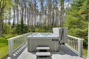 Mendon Home w/ Hot Tub, Fire Pit & Near Skiing!