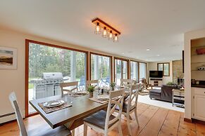 Mendon Home w/ Hot Tub, Fire Pit & Near Skiing!