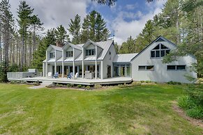 Mendon Home w/ Hot Tub, Fire Pit & Near Skiing!