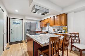 Charming Lafayette Getaway With Fireplace!