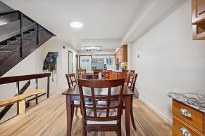 Charming Lafayette Getaway With Fireplace!