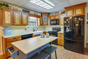 Tranquil Navarre Vacation Rental ~ 3 Mi to Beach