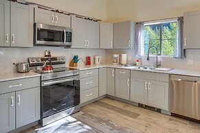 Riverfront Ouray Vacation Home ~ 1 Mi to Downtown!