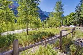 Riverfront Ouray Vacation Home ~ 1 Mi to Downtown!