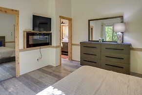 Riverfront Ouray Vacation Home ~ 1 Mi to Downtown!