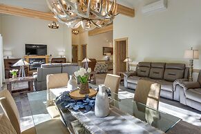 Riverfront Ouray Vacation Home ~ 1 Mi to Downtown!