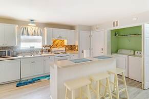 Fenced & Private Backyard: Navarre Retreat