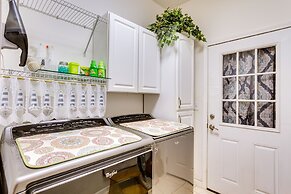 4 Mi to Beach: Navarre Retreat w/ Screened Porch!