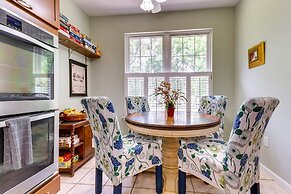 4 Mi to Beach: Navarre Retreat w/ Screened Porch!