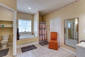 4 Mi to Beach: Navarre Retreat w/ Screened Porch!