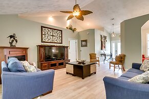 4 Mi to Beach: Navarre Retreat w/ Screened Porch!