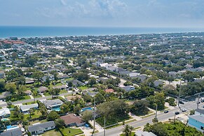 Coastal Home w/ Heated Pool: Mins to Beach & Mayo!