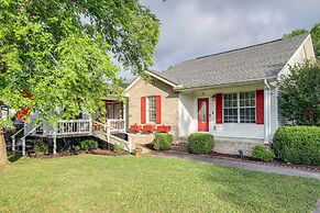 Pet-friendly Pigeon Forge Home w/ Deck!