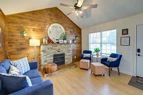 Pet-friendly Pigeon Forge Home w/ Deck!