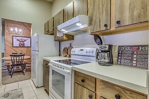 Alto Oasis: Community Pool, Fireplace & Grill!